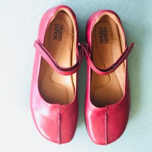Red leather Kalso Earth Shoe Mary Janes 11